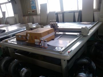 Прочная зона вырезывания автомата для резки 2500*1600мм бумажной коробки для мягких материалов